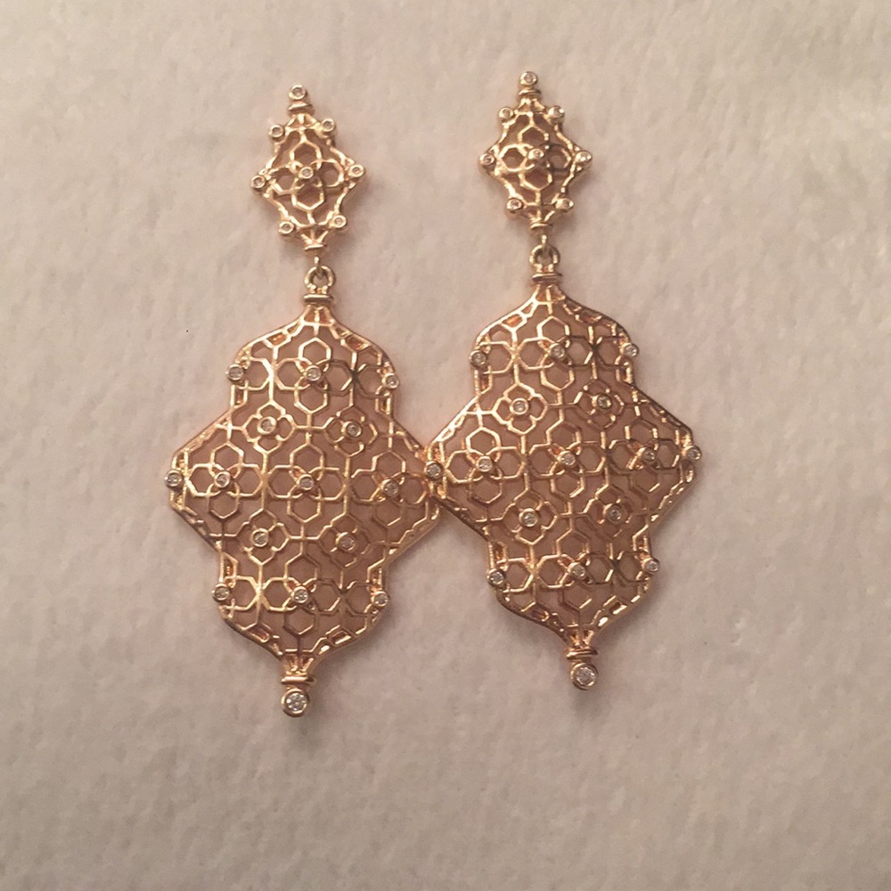 Beautiful rose gold Kendra Scott earrings! *rare